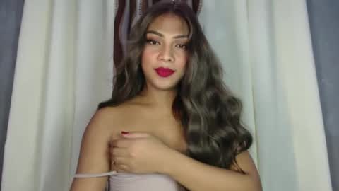 holliescarlet online show from December 7, 3:47 am