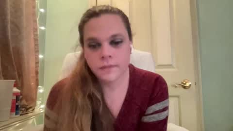 Snapshot of holly23hopefull chatting on January 2, 7:44 am Hollys Drive threw Side Of CB. online show from January 2, 7:44 am