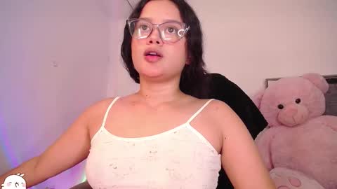Snapshot of holly_16 chatting on October 5, 4:55 am holly_16 online show from October 5, 4:55 am