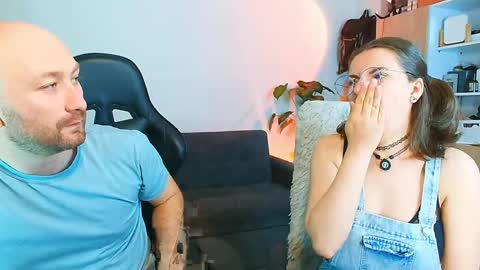 Holly and Honey online show from April 2, 10:18 pm