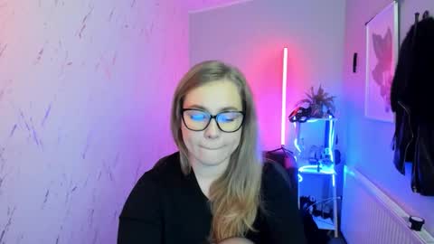 Holly online show from November 11, 5:46 pm