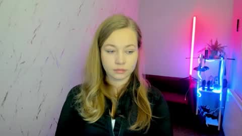 Holly online show from November 30, 6:12 pm