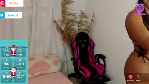 Snapshot of holly_jorda chatting on December 28, 2:10 pm online show from December 28, 2:10 pm