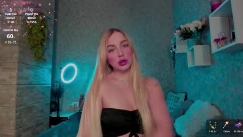 holly_molly8 online show from November 10, 7:35 pm