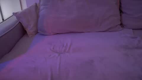 Snapshot of holly_molly_69 chatting on October 24, 3:47 am Molly online show from October 24, 3:47 am