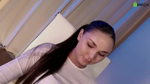 hollyextra online show from February 8, 8:53 pm