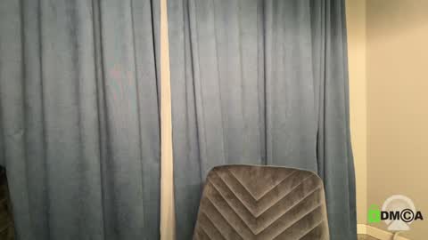 hollyextra online show from October 24, 3:41 pm