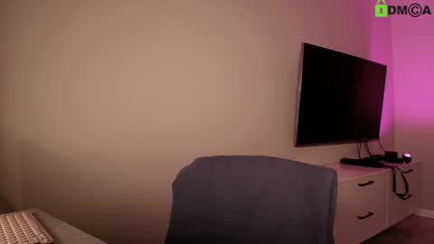 hollyextra online show from November 20, 11:37 pm