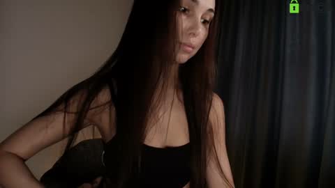 hollyextra online show from February 19, 11:39 am