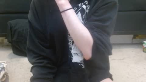 Holly Hawkes online show from February 20, 3:01 am