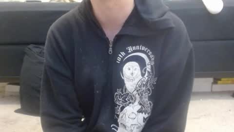 Holly Hawkes online show from March 5, 2:25 am