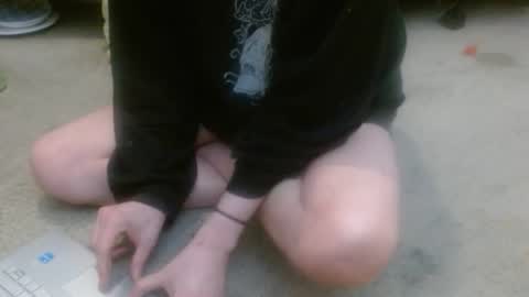 Holly Hawkes online show from June 8, 2:01 am