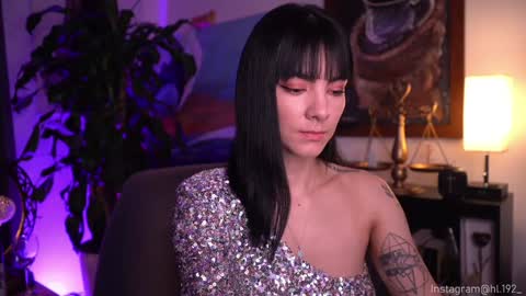 Holly Linder online show from December 28, 2:22 am