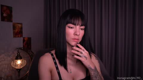 Holly Linder online show from January 22, 2:04 am