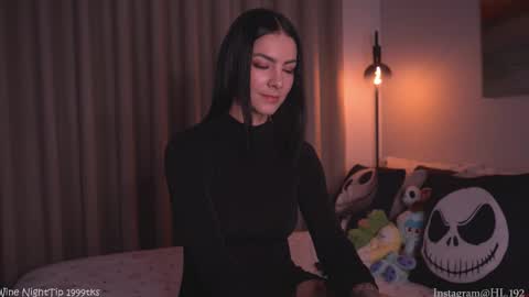 Holly Linder online show from October 4, 2:20 am