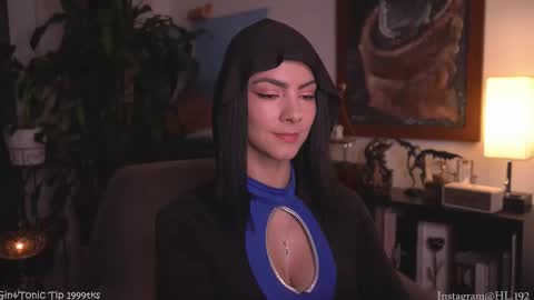 Holly Linder online show from October 11, 2:00 am