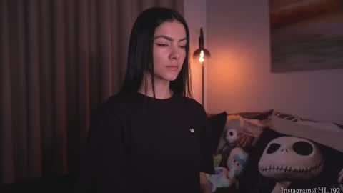 Holly Linder online show from October 15, 2:22 am