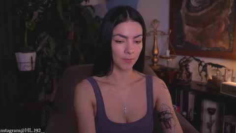 Holly Linder online show from March 4, 2:17 am