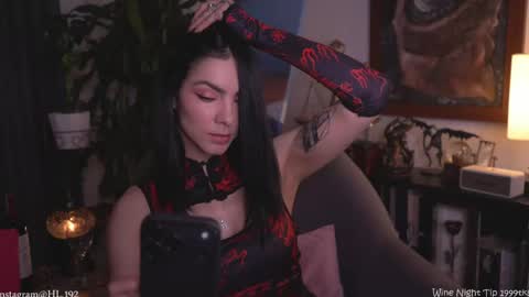 Holly Linder online show from March 21, 2:27 am