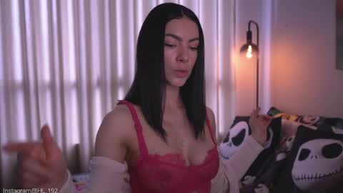 Holly Linder online show from June 7, 7:39 pm
