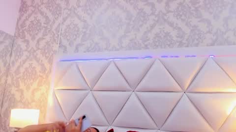Snapshot of hollyolson chatting on July 20, 1:13 pm Holly online show from July 20, 1:13 pm