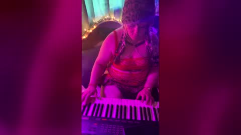 Snapshot of hollyraexxo chatting on April 11, 6:56 pm Holly Rae Xxo Jack Rue online show from April 11, 6:56 pm