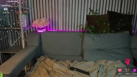Holly online show from April 14, 1:44 am