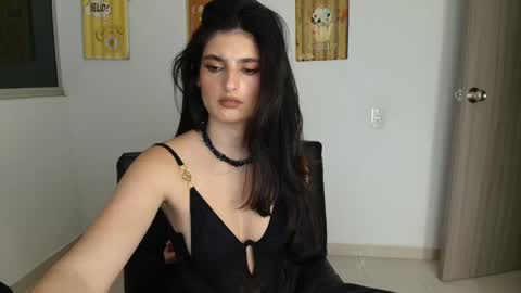 hollyshit_ online show from April 22, 12:02 am