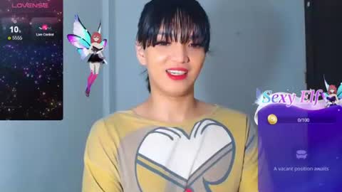 Snapshot of hollywoodbitch chatting on July 5, 6:59 pm Isabella Marie online show from July 5, 6:59 pm