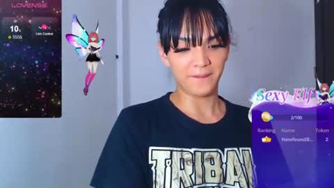Snapshot of hollywoodbitch chatting on July 27, 8:10 am Isabella Marie online show from July 27, 8:10 am