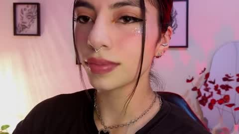 holly online show from April 16, 12:33 am