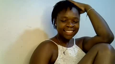holy_ebony online show from June 15, 4:42 pm