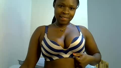holy_ebony online show from July 24, 6:39 pm