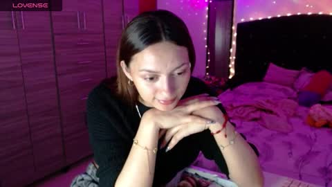 Snapshot of holy_juli2 chatting on September 29, 3:33 am Juli online show from September 29, 3:33 am