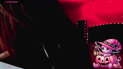 Snapshot of holy_juli2 chatting on October 29, 3:31 am Juli online show from October 29, 3:31 am