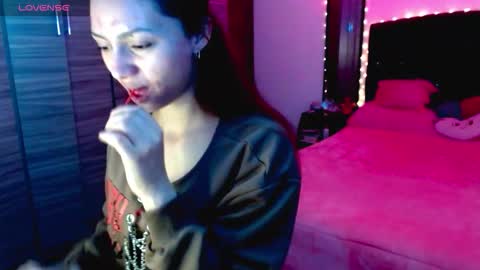 Snapshot of holy_juli2 chatting on November 5, 3:39 am Juli online show from November 5, 3:39 am