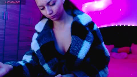 Snapshot of holy_juli2 chatting on November 10, 3:38 am Juli online show from November 10, 3:38 am