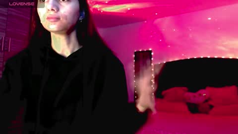 Snapshot of holy_juli2 chatting on November 17, 4:18 am Juli online show from November 17, 4:18 am