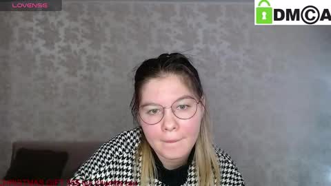 Welcome guys  Pleasure to see you all here  My name is MichaelaTip menu is active Private is open  online show from December 24, 9:50 am