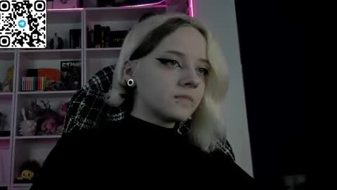 holy_mistresss online show from April 25, 9:01 am