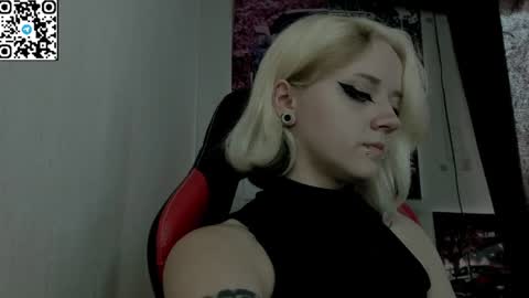 Snapshot of holy_mistresss chatting on July 28, 11:17 am holy_mistresss online show from July 28, 11:17 am
