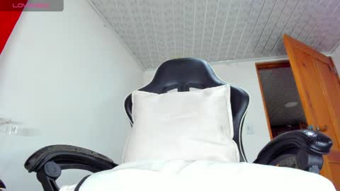 Holly online show from April 13, 7:19 pm