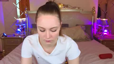 Snapshot of holybabydoll chatting on November 13, 10:58 am holybabydoll online show from November 13, 10:58 am