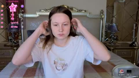 holybabydoll online show from December 3, 11:52 am