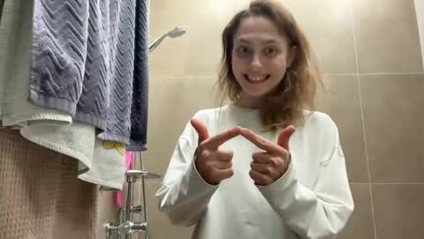 Snapshot of holydori chatting on June 3, 9:09 pm dori not holy get my tg channel with link from description under last photo online show from June 3, 9:09 pm