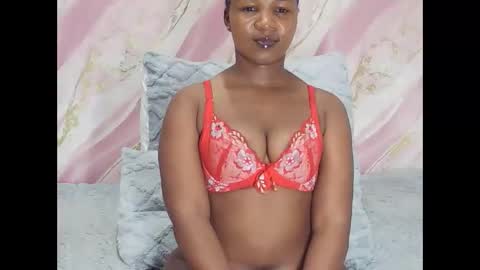 holyhoneydoll online show from May 24, 2:55 pm