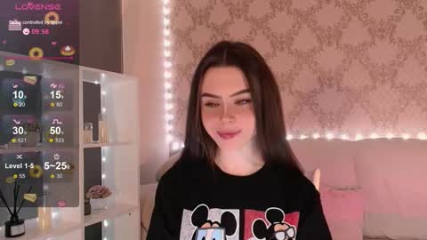 Mia online show from December 1, 3:55 am