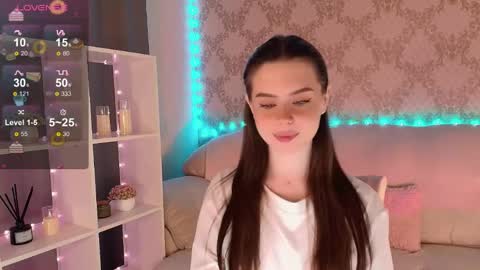 Mia online show from May 30, 4:31 am