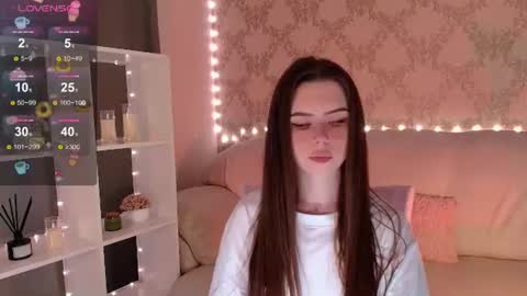 Mia online show from July 2, 3:06 am
