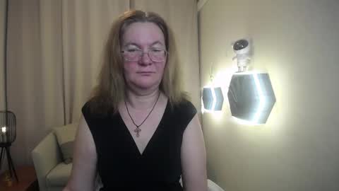 holymilfa online show from April 22, 7:11 am